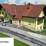 Beatrix Apartment Wagenhub