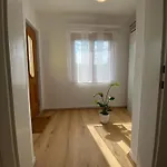 Beatrix Apartment *